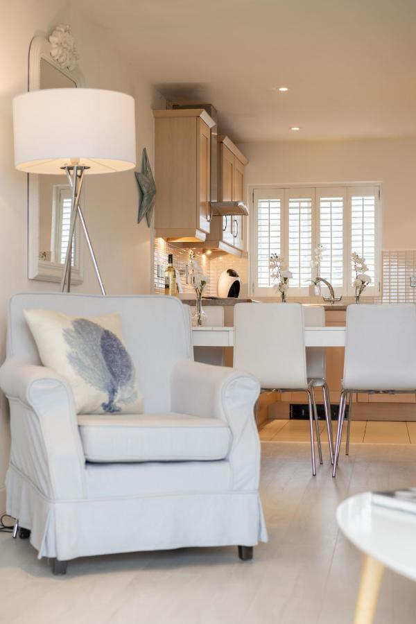 Luxury Beachfront Outstanding 2 Bedroom Apartment Eastbourne Dış mekan fotoğraf