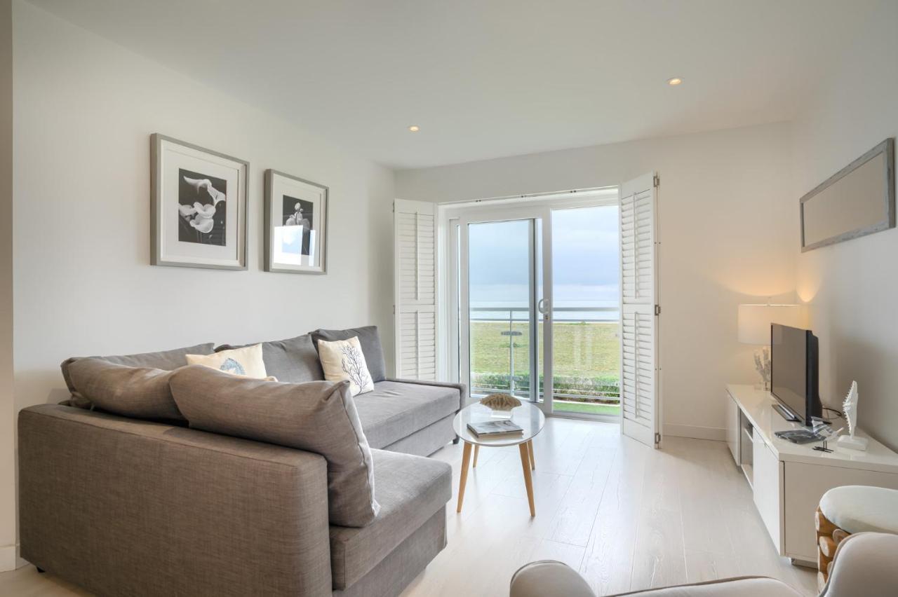 Luxury Beachfront Outstanding 2 Bedroom Apartment Eastbourne Dış mekan fotoğraf