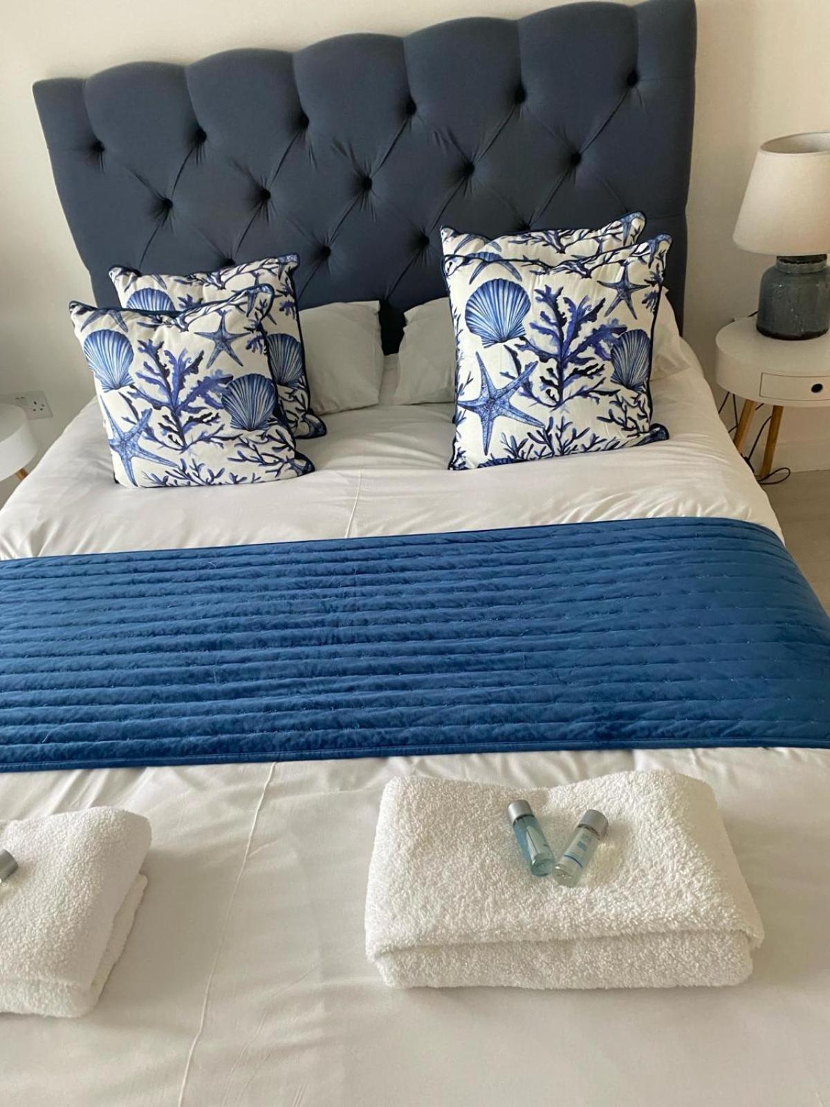 Luxury Beachfront Outstanding 2 Bedroom Apartment Eastbourne Dış mekan fotoğraf