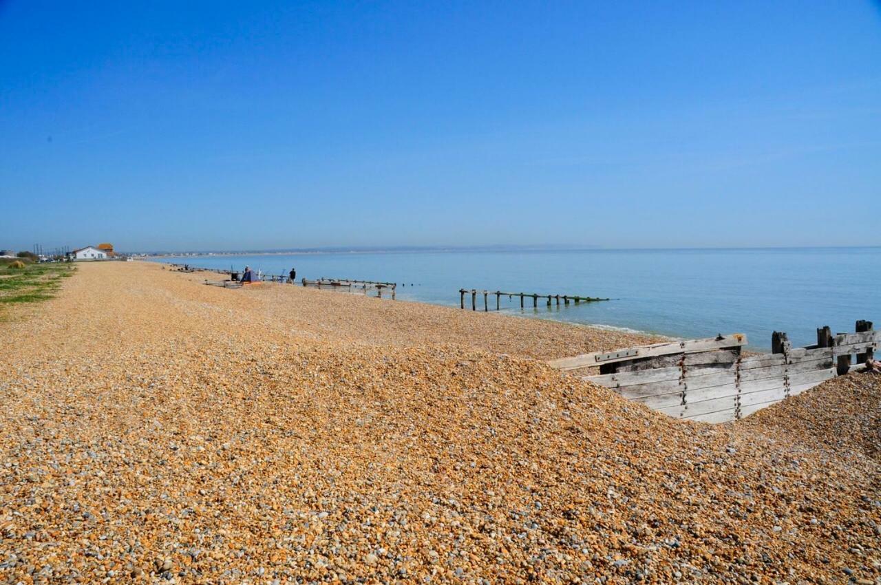 Luxury Beachfront Outstanding 2 Bedroom Apartment Eastbourne Dış mekan fotoğraf